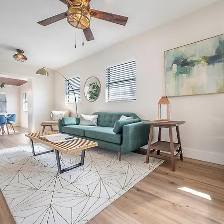 Villa Newly Renovated In Tampa Heights